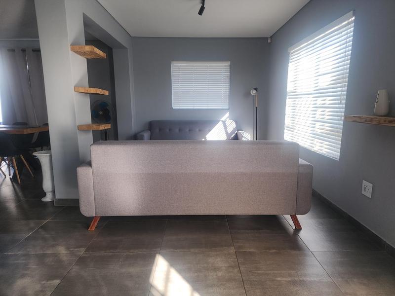 4 Bedroom Property for Sale in Pelikan Park Western Cape